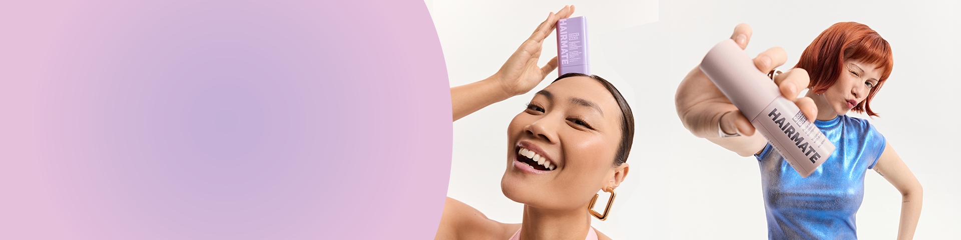 Osoby prezentują kosmetyki do stylizacji włosów HAIRMATE w pastelowych opakowaniach, unosząc produkty w dłoniach oraz na głowie – weź udział w konkursie.