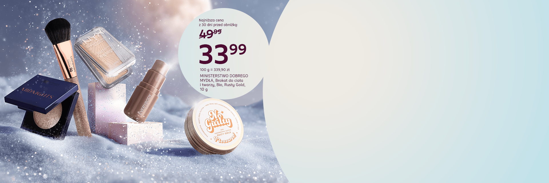 Brokat do twarzy i ciała Ministerstwo Dobrego Mydła Rusty Gold w zimowej aranżacji, cena 33,99 zł. W tle kosmetyki: AA Wings Midnights topper i pędzel, rozświetlacze NYX Buttermelt i Everybody London.